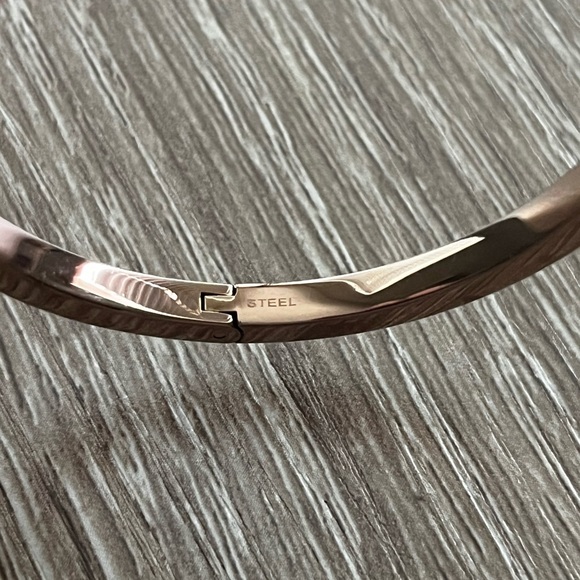 Fossil brand rose gold bangle bracelet - Picture 5 of 7